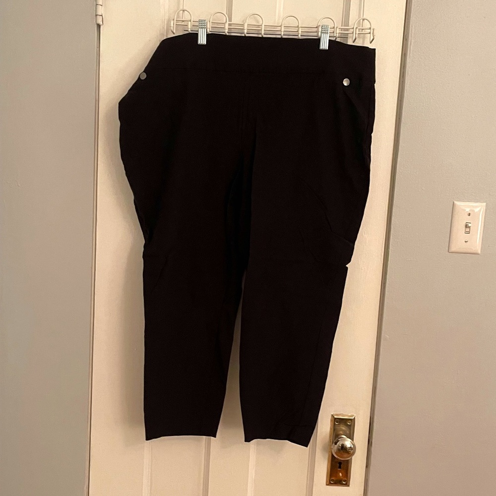 Maurices Black Crop Pull-on Pants - size 24